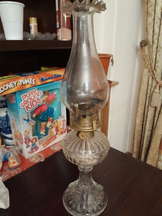 Candeeiro a petróleo antigo