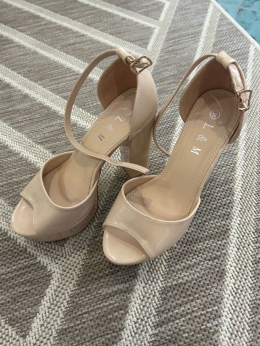 Взуття жіноче 36