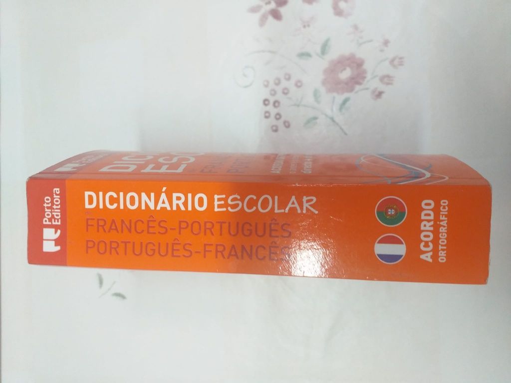 Dicionário escolar - Francês - Português, Português - Francês