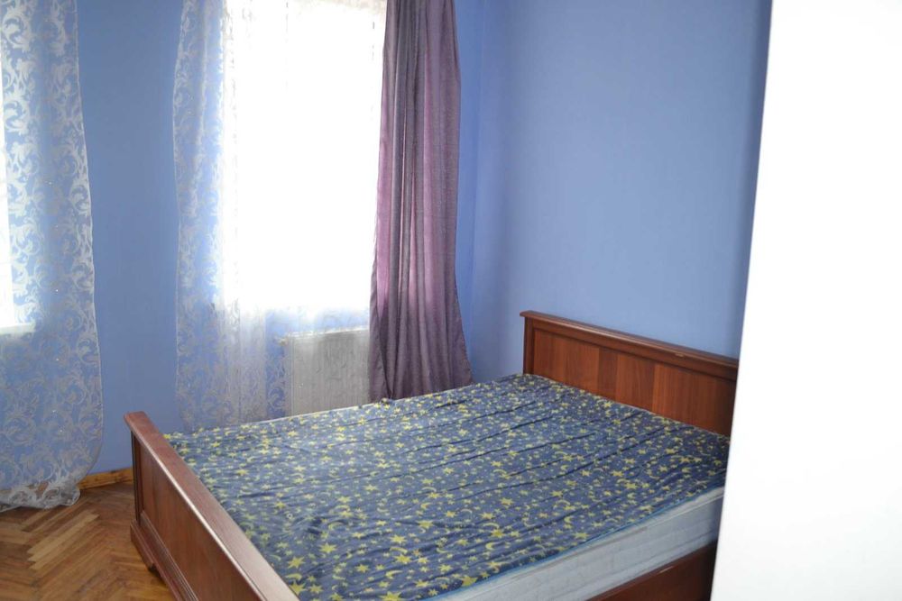 Окрема кімната для хлопця в  цетрі