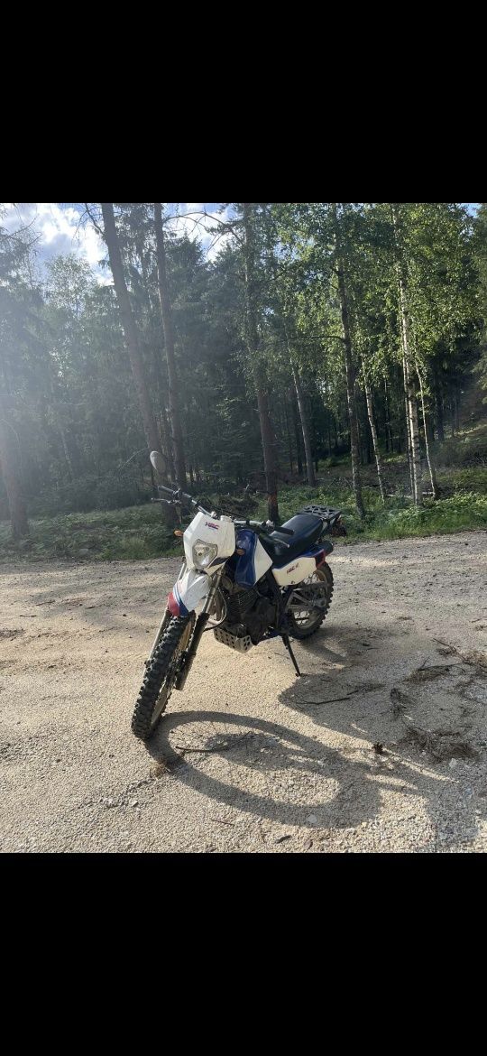 Honda dominator nx500