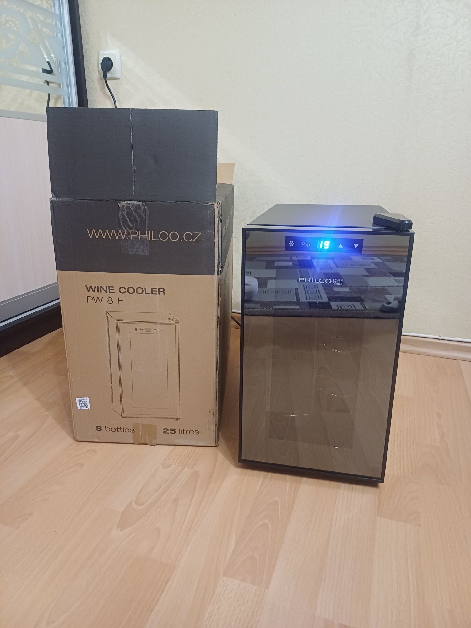 Винна шафа Philco