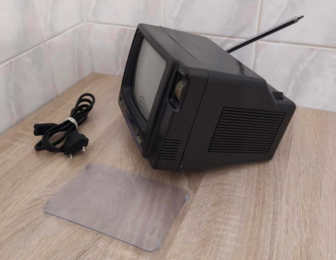 Stary telewizor TVRoadstar 400N Lata 80