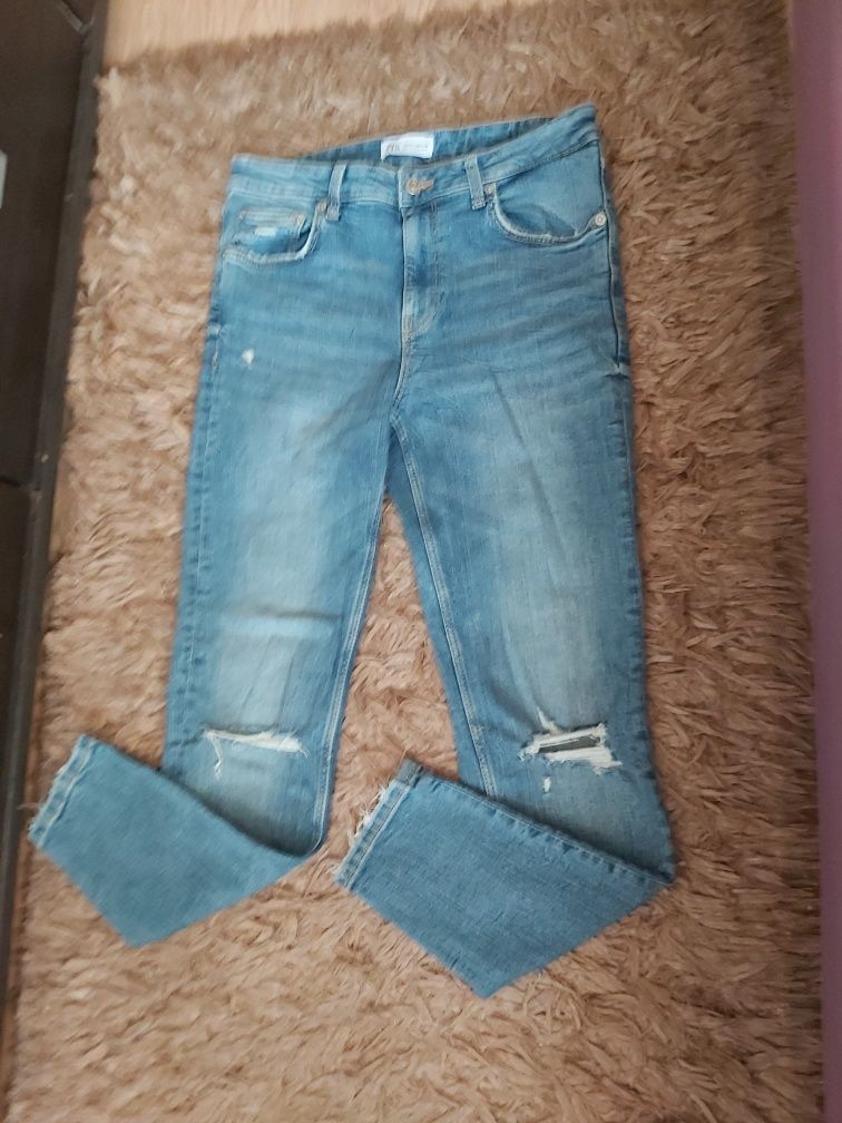Dżinsy jeansy Zara dziury rurki 38