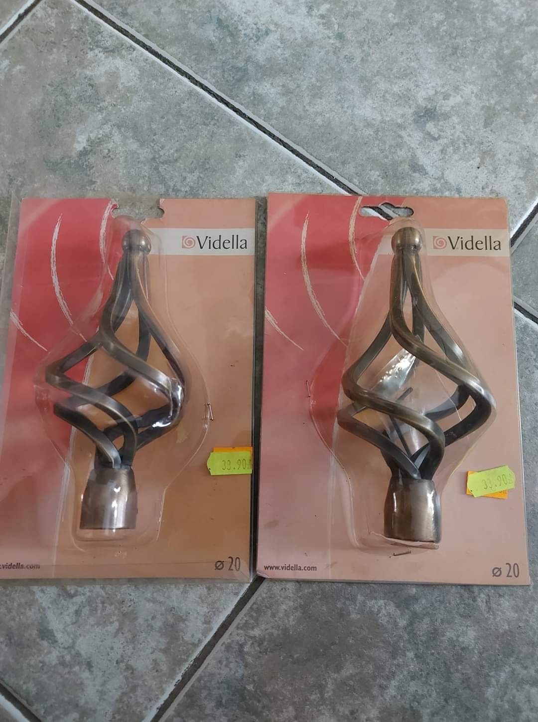 Nowe zakończenia do karniszy