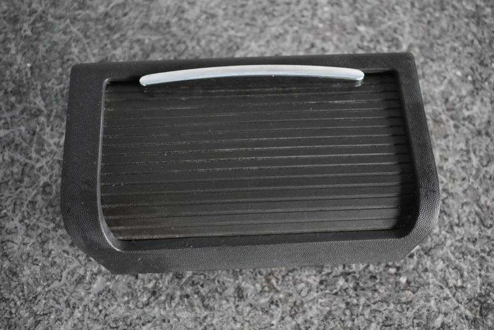 SCHOWEK NA NAPOJE ROLETKA VECTRA C SIGNUM