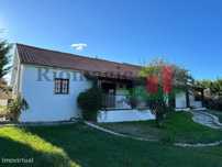 Quintinha / Moradia V4 com Piscina e Jardim entre Rio Maior e Santarém
