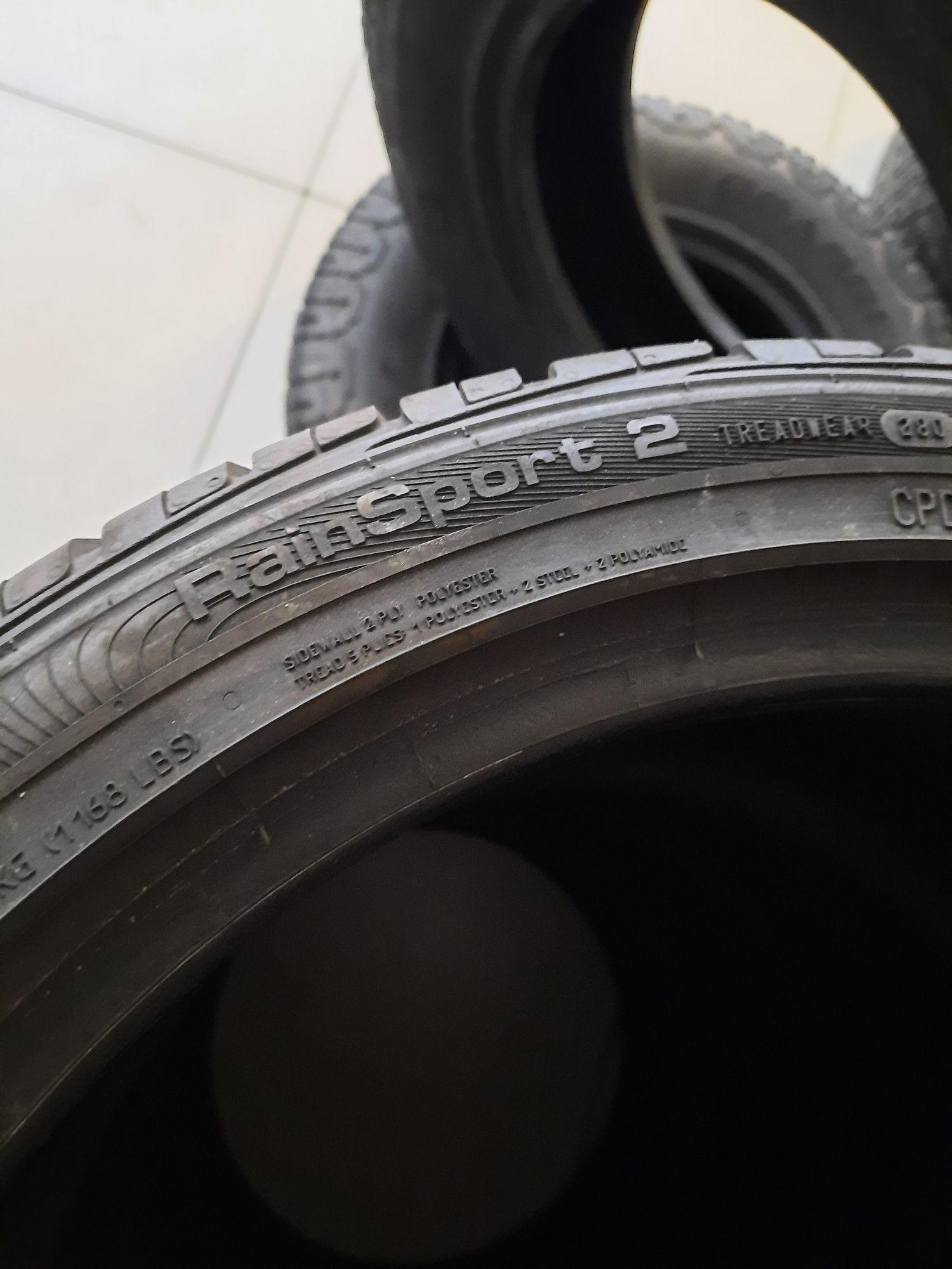 Opony osobowe 215/40R16 UNIROYAL