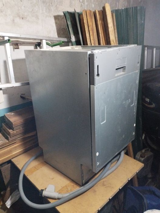 Продам посудомоечную машину Ariston