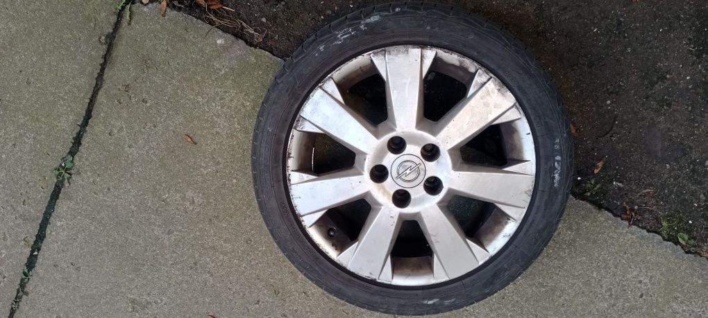 Dębica Presto UHP2  4 sztuki z felgami 17'' 5×100