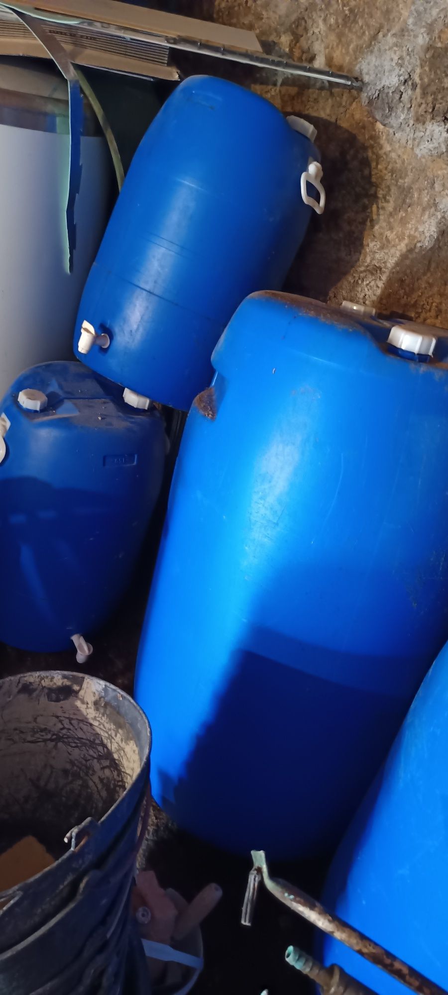 2 barricas 220l + 2 barricas 65l