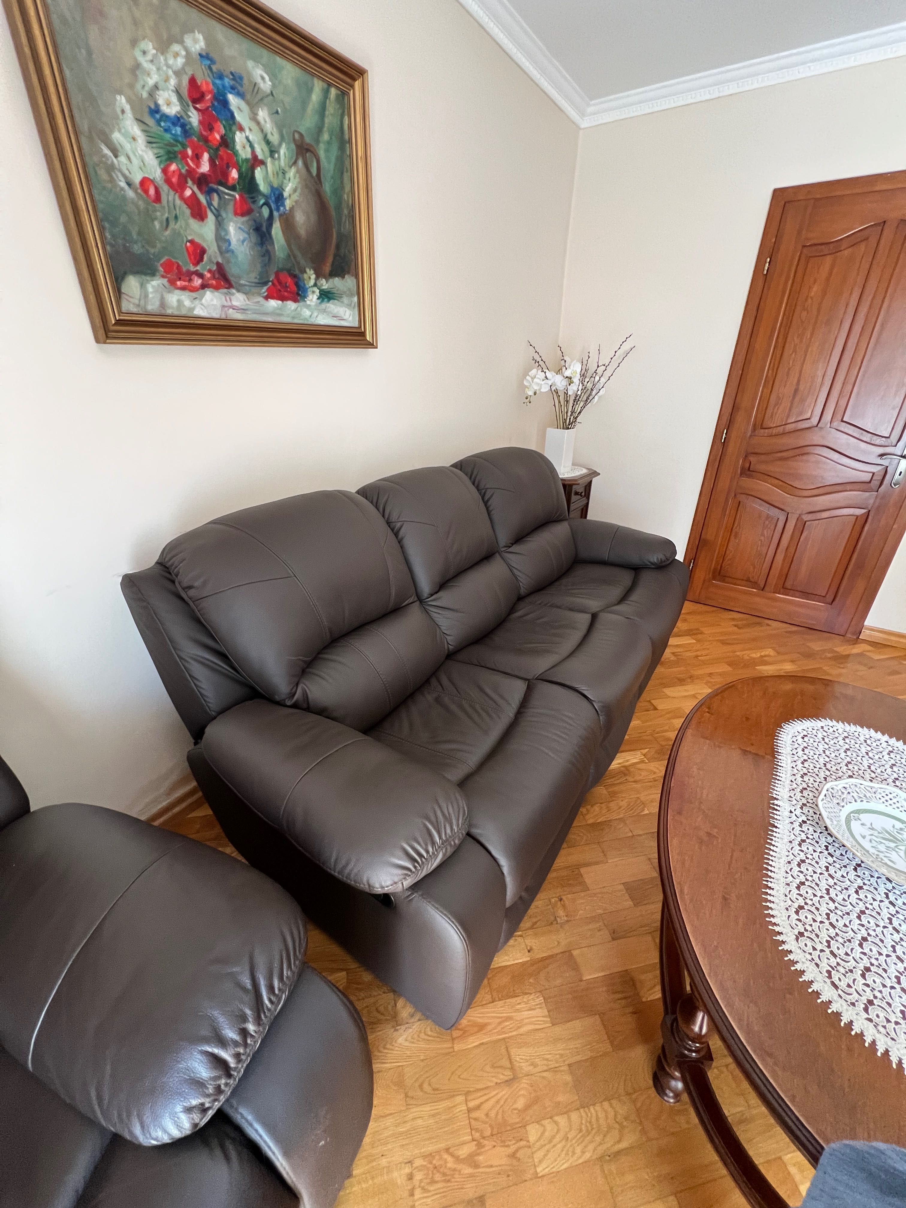 Wypoczynek skórzany z funkcją relaks