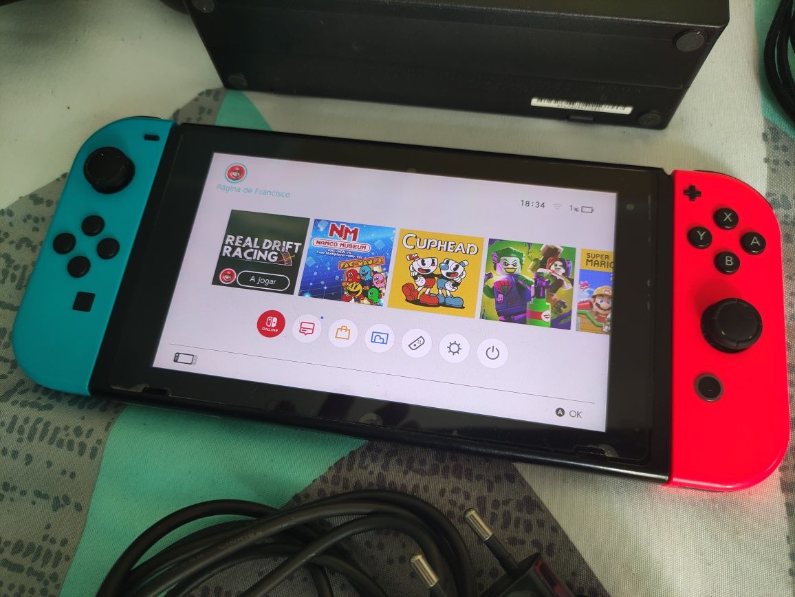 Nintendo Switch usada com Super Mario Maker 2