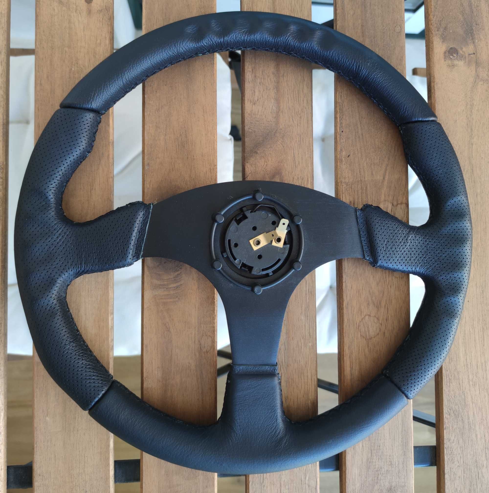 Volante Desportivo tipo OMP de Pele
