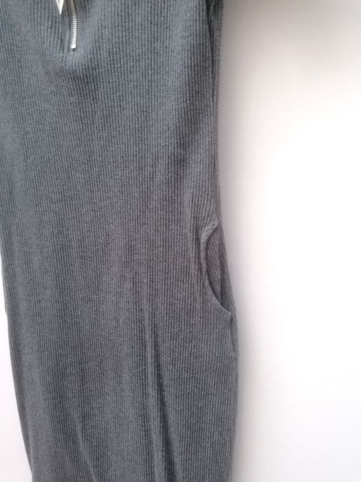 Vestido Cinzento Justo