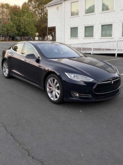 Tesla Model S P85      2014