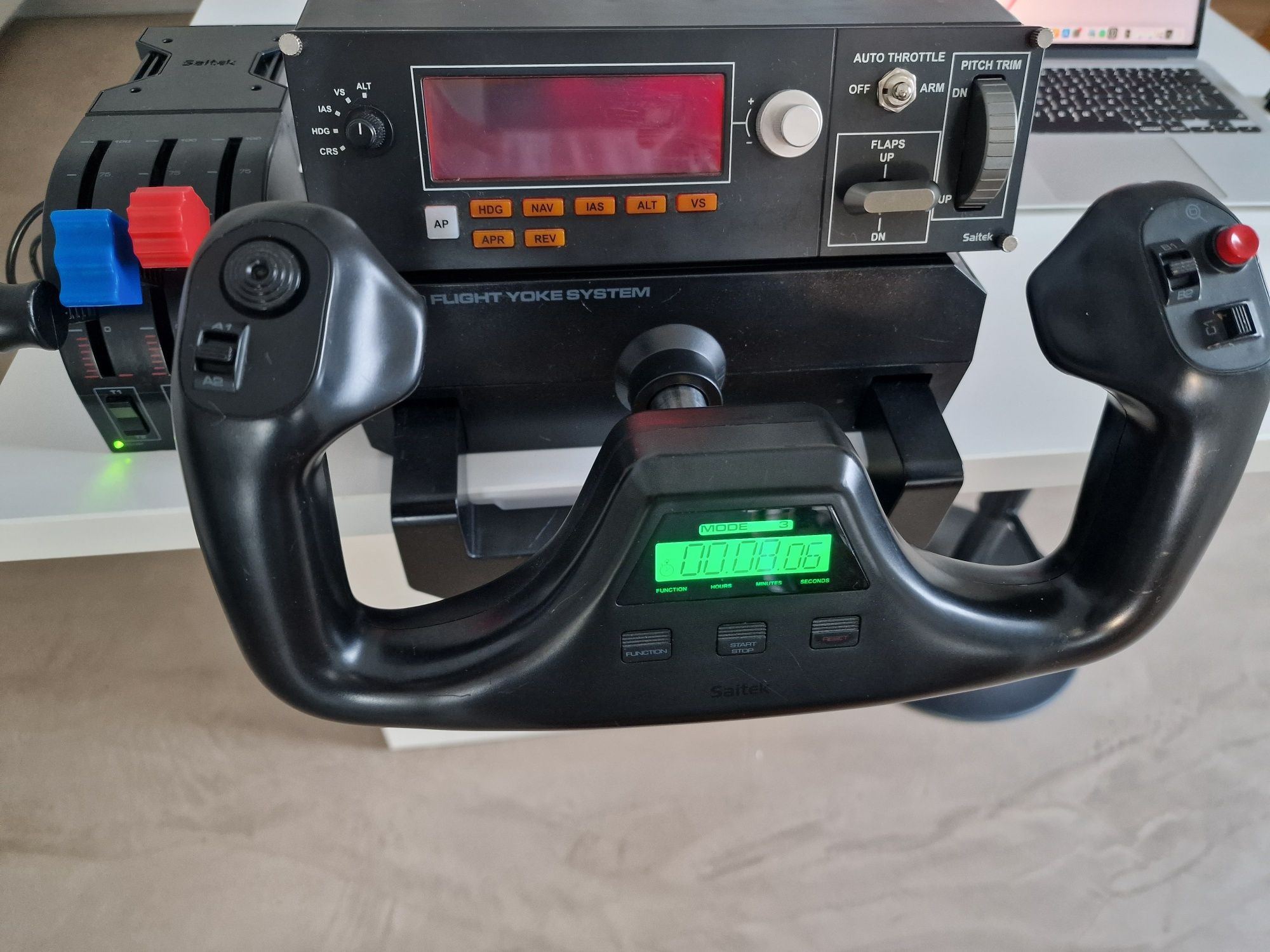 Pro flight yoke Saitek+painel múltiplo+acelaração