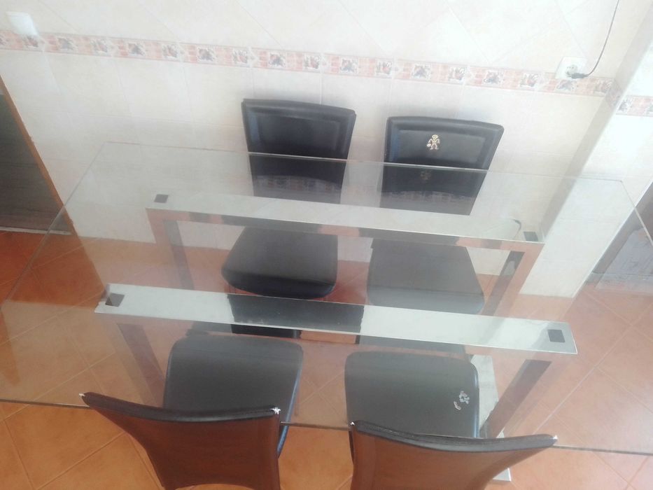 Mesa de Vidro com base em inox