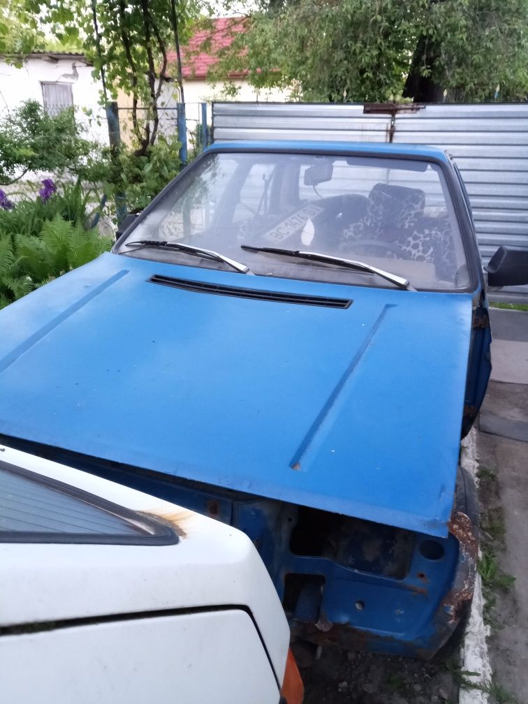 Продам автомобіль Шкода Фаворит синього кольору р.в 1991