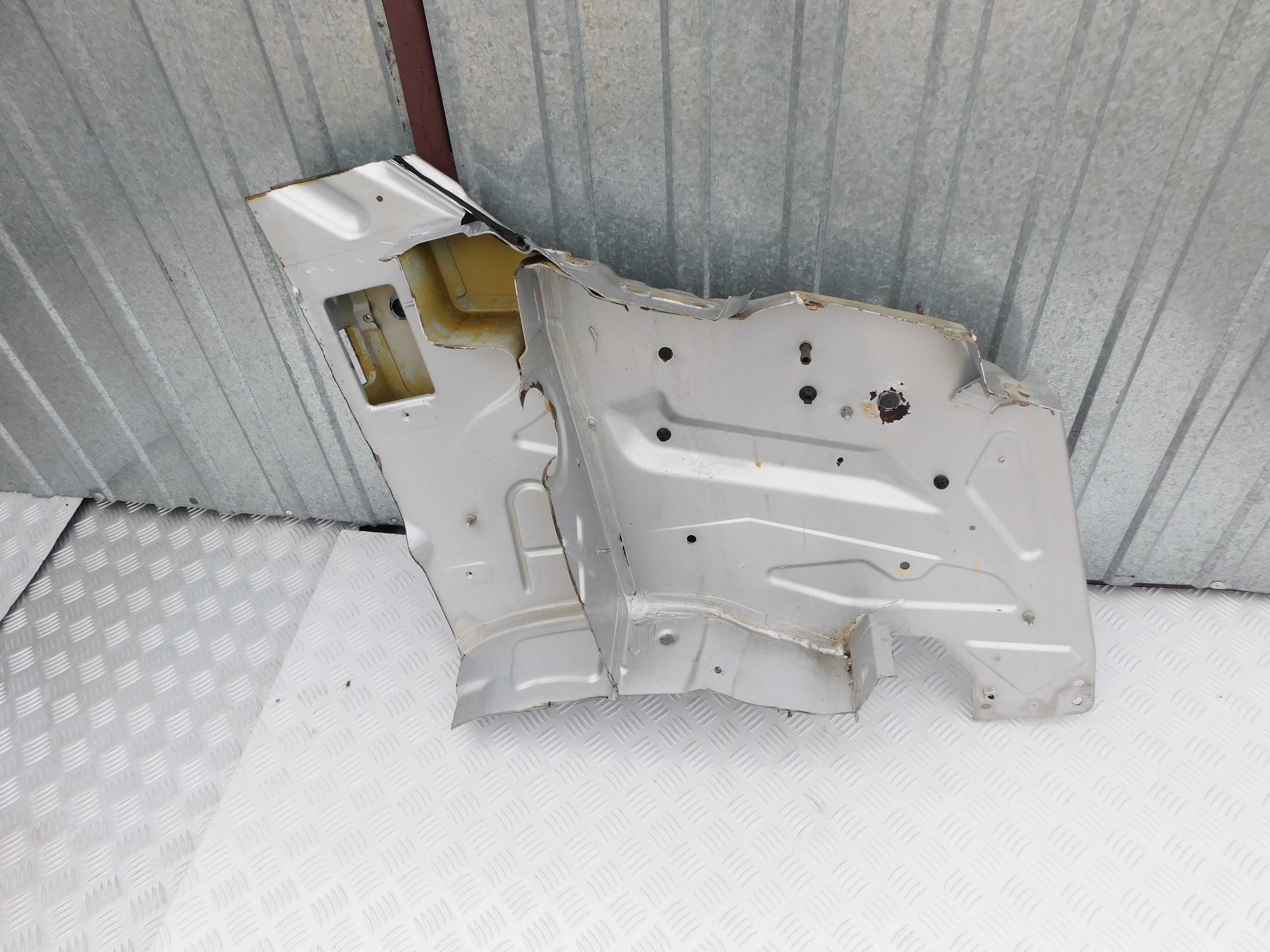 Volkswagen CRAFTER ćwiartka fartuch lewa błotnika 06-16r