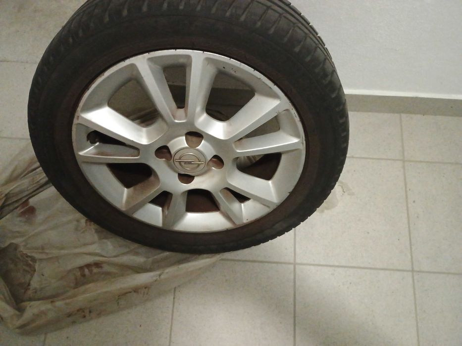 Całe Koła z oponami 205/50 R16 , Opel Meriva 2006, 1.6 benzyna