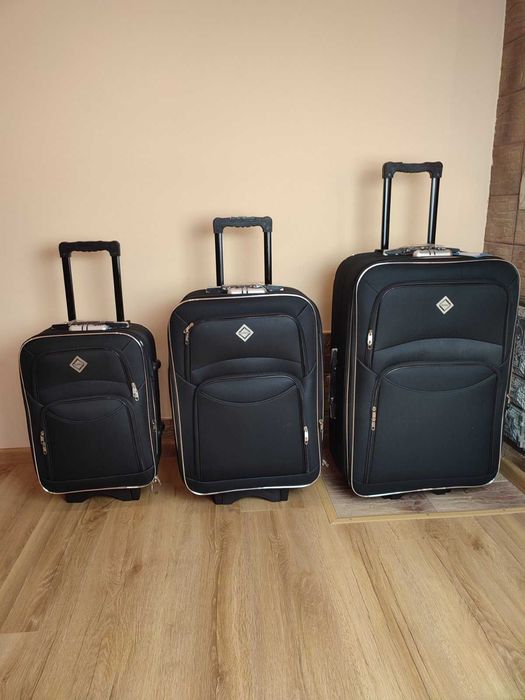 Дорожня валіза/чемодан на колесах Style мала чорна