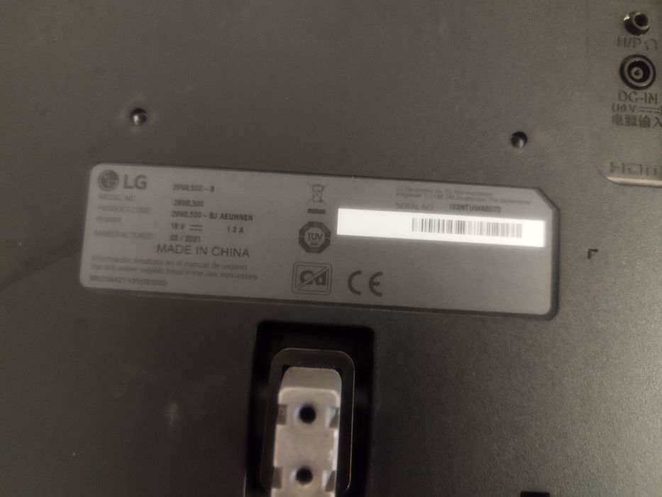 Vendo monitor LG 32'' ecrã metade partido