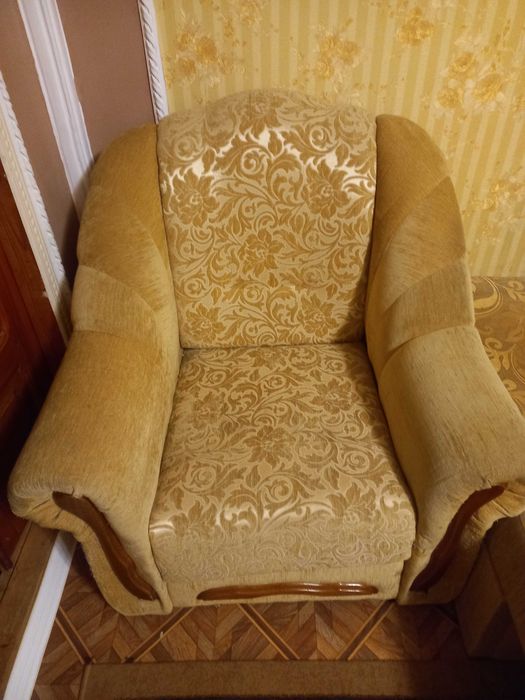 Продам крісло, розкладається.