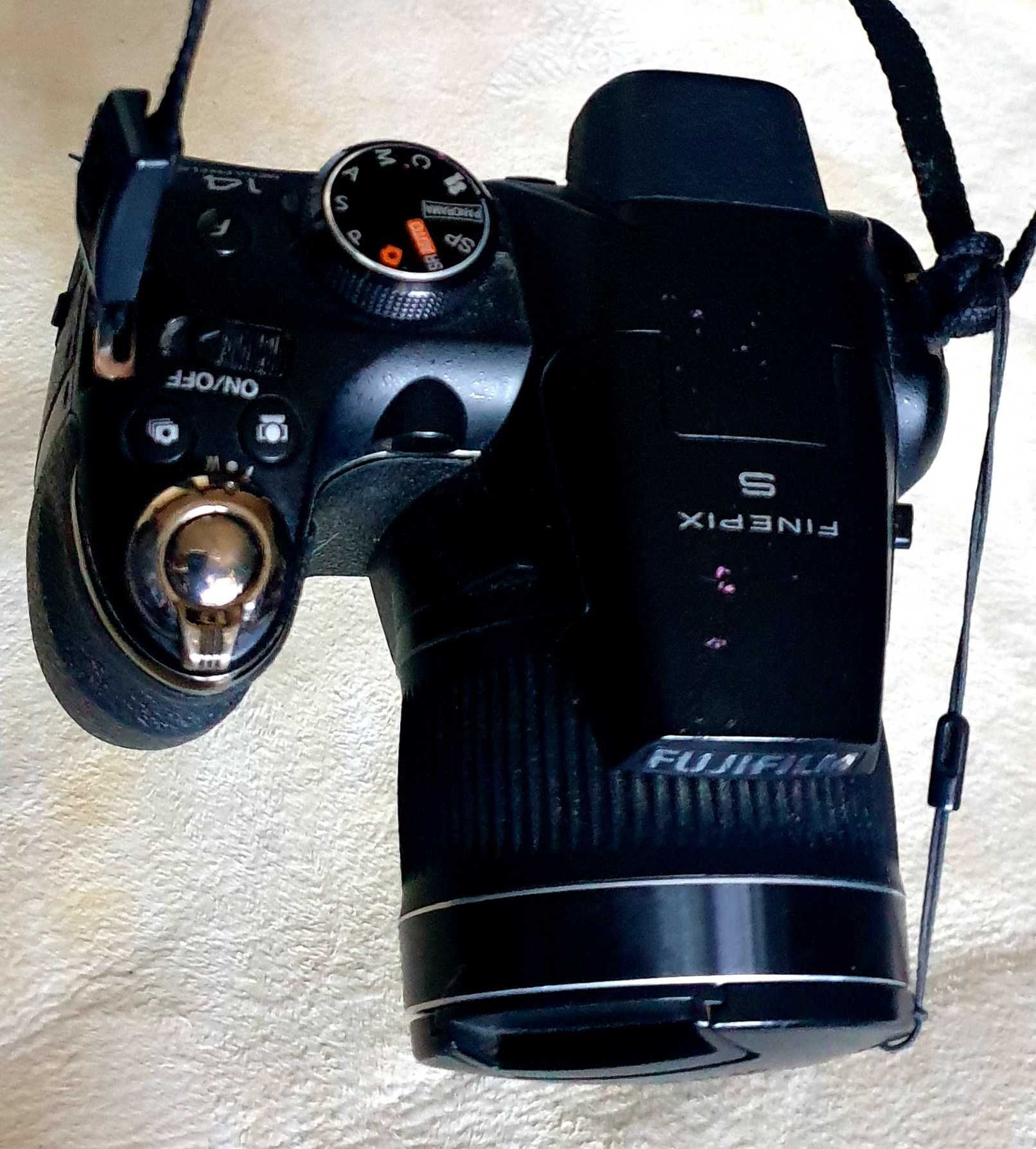 Aparat fotograficzny FUJIFILM FINEPIX S3200