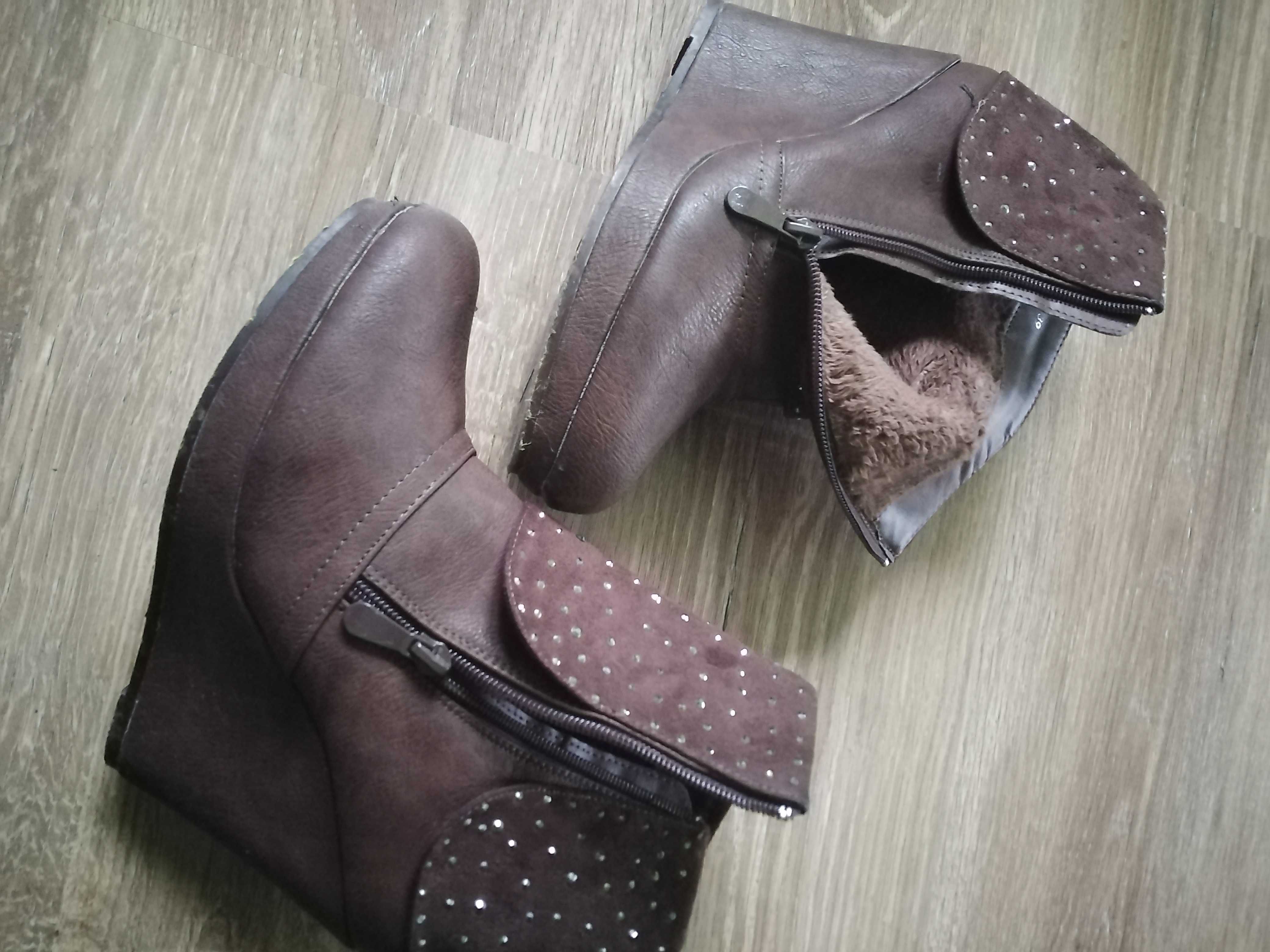 Buty damskie botki r. 39 z cekinami