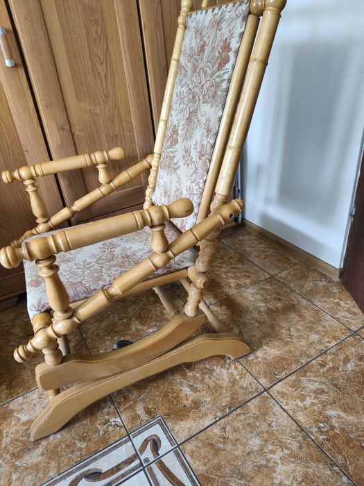 Fotel bujany na spreżynach