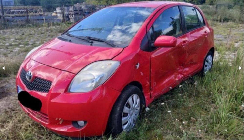 Toyota yaris II 2008r uszkodzony 1.3 benzyna