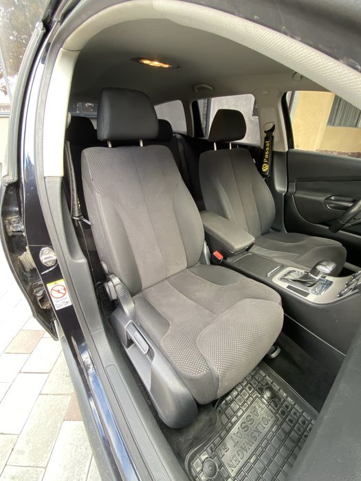 Volkswagen Passat 1.6 бензин 2008 рік