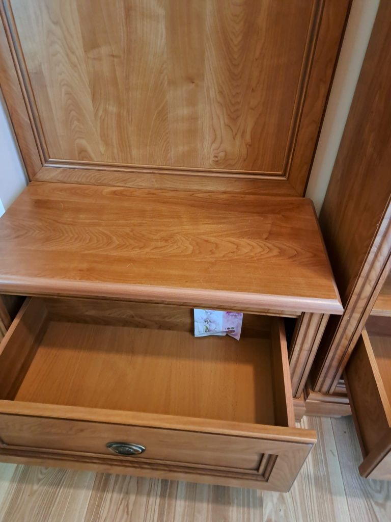 Super meble z lustrem do przedpokoju