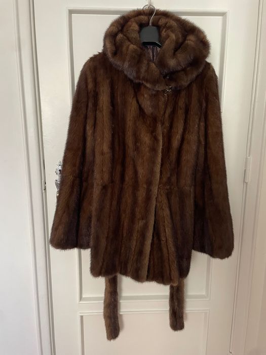 Lindo casaсо para um visual elegante de Inverno