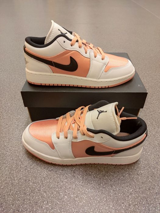 Jordan 1 Low white madder root