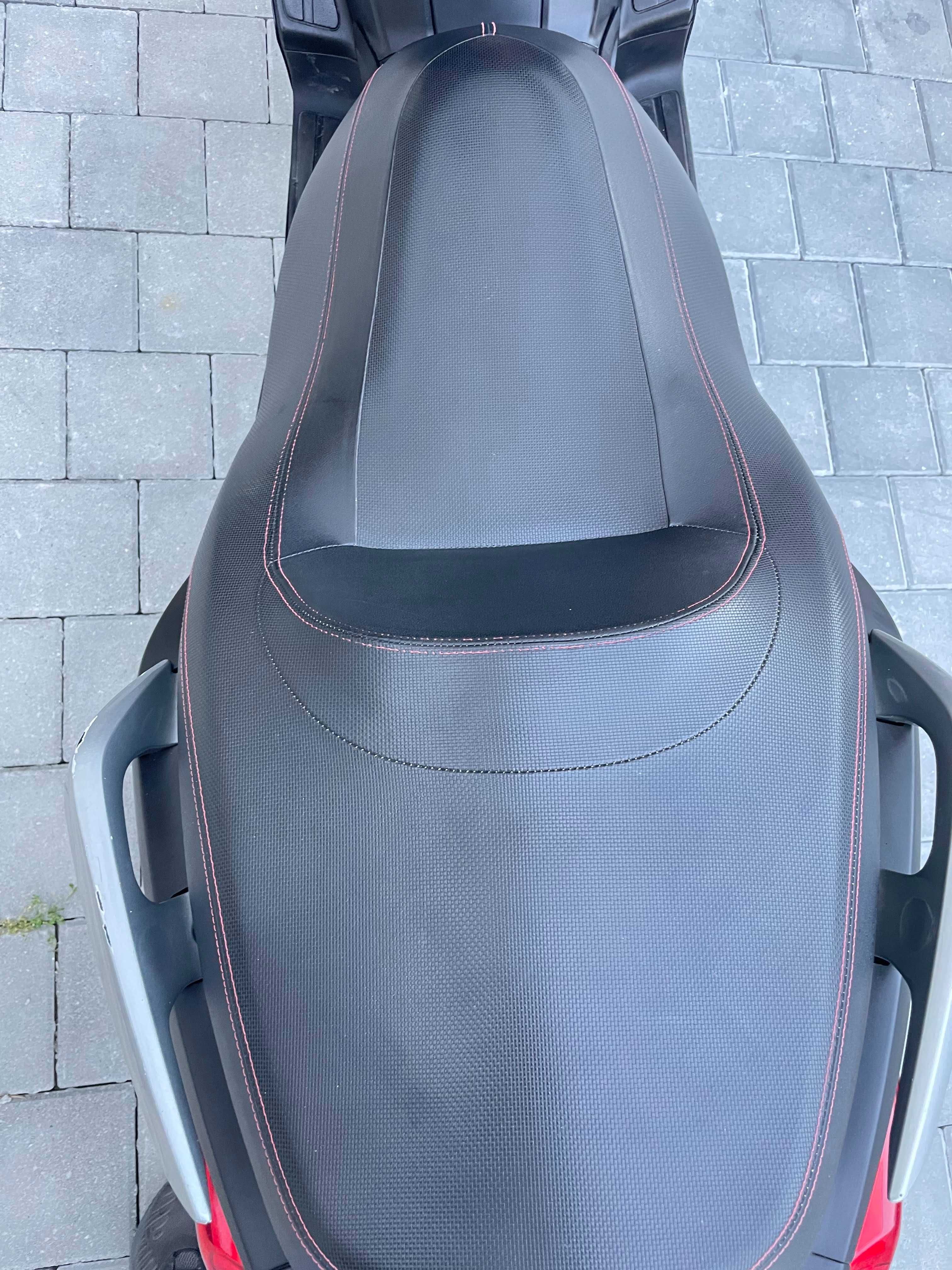 Yamaha X Max 125