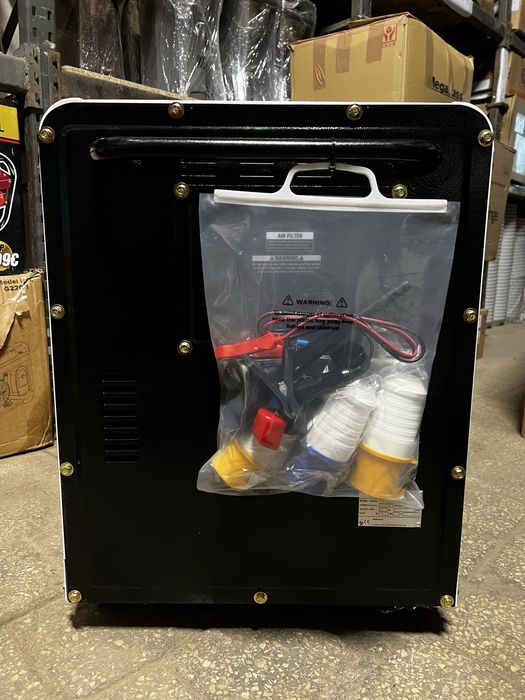 Дизельний генератор Hyundai DHY 6000SE у наявності. Новий.