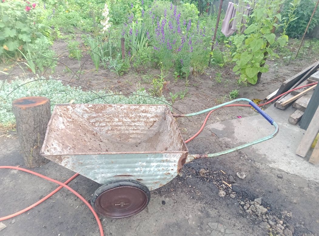 Продам тачку строительную