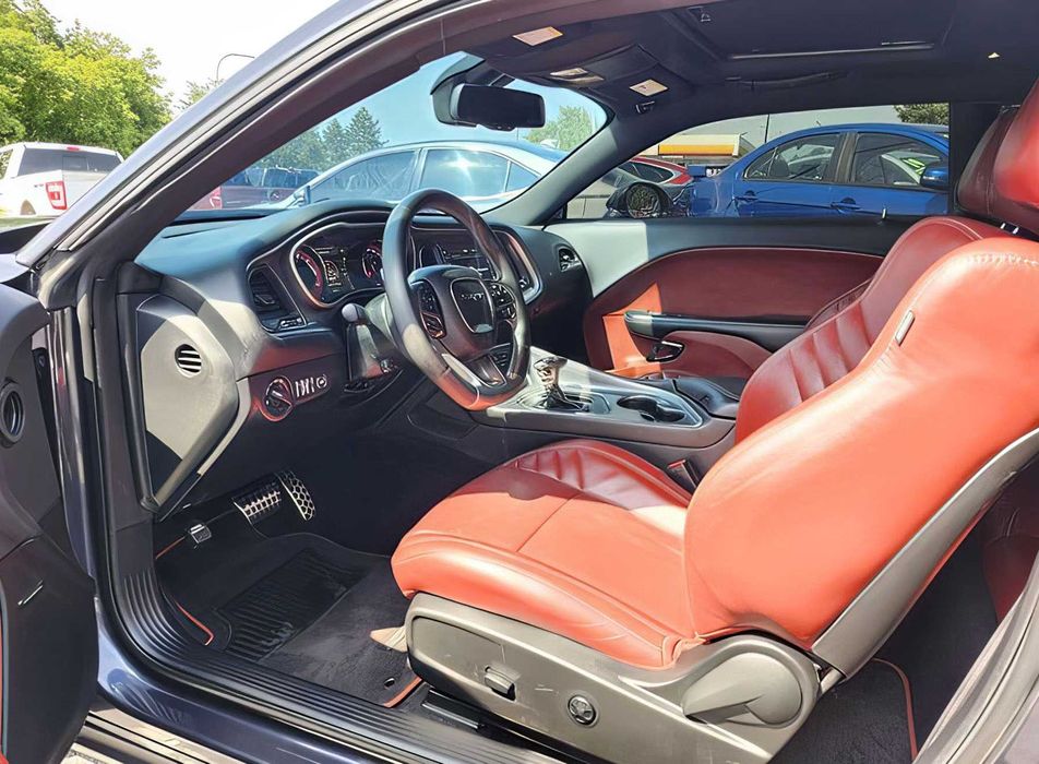 Dodge Challenger      2019