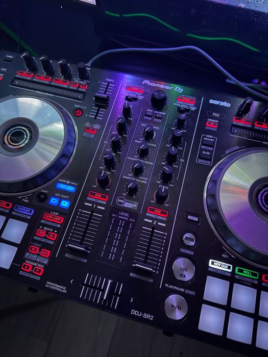 Controladora DDJ-SR2