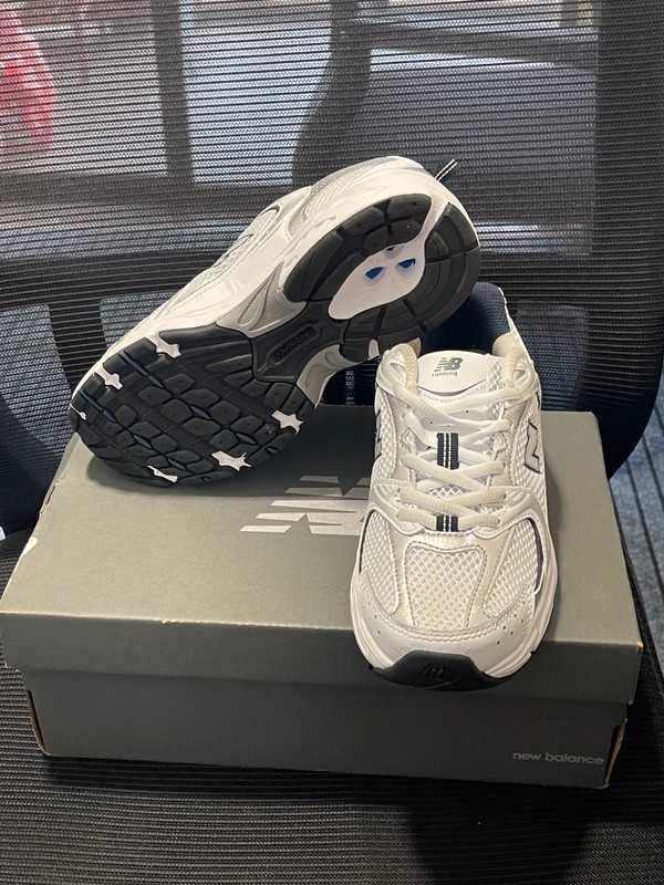 NOWE!!MęskieNew Balance 530ModnySneakersy WhiteNbUnisex.40.5