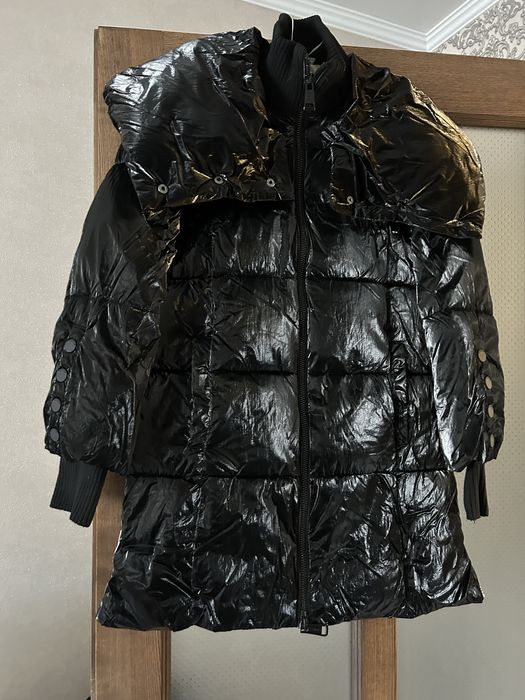 Куртка Guess чорного кольору