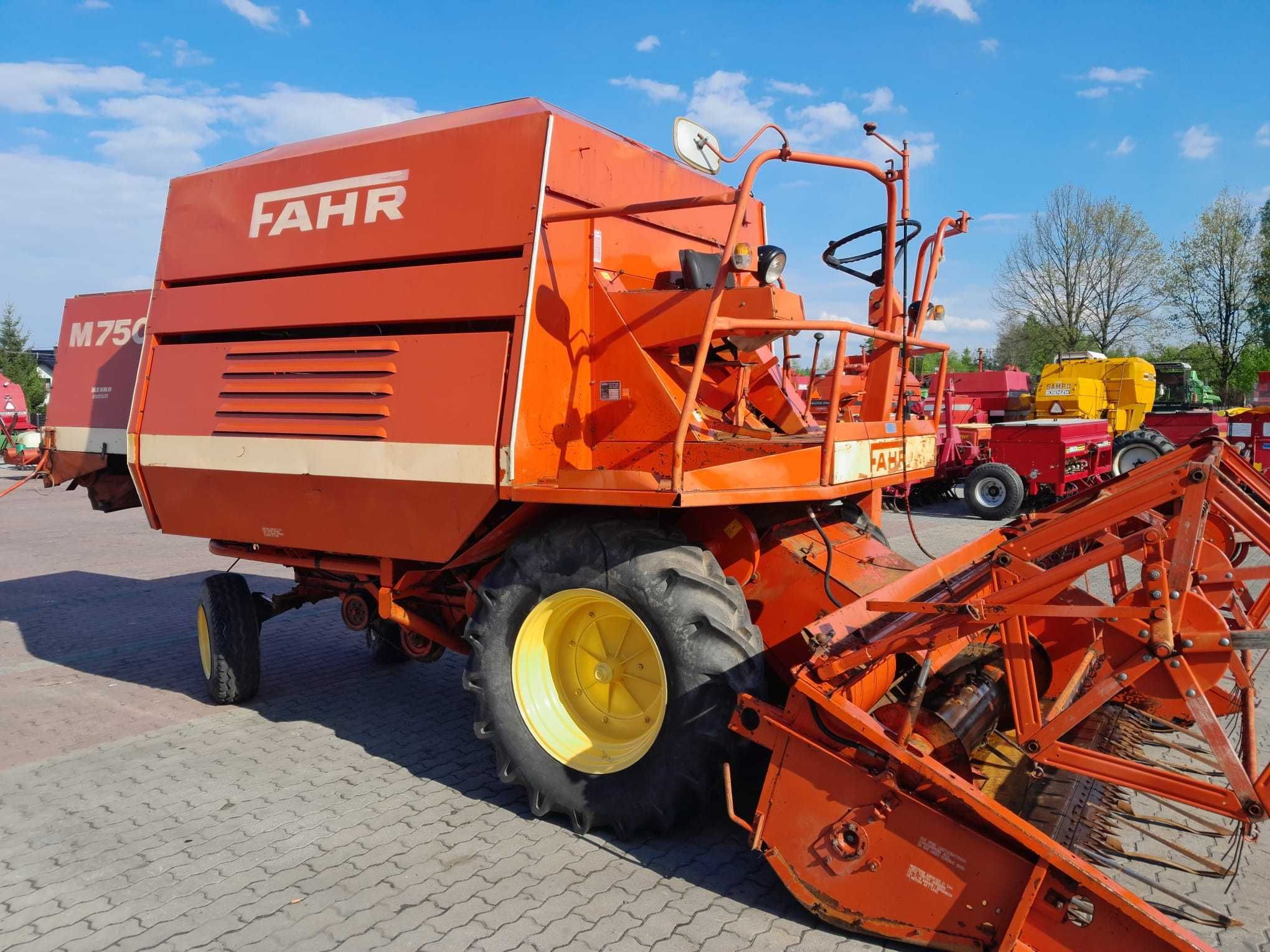 Kombajn zbozowy  Deutz Fahr 750.Claas Massey