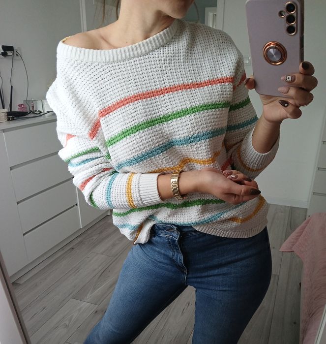 Piękny Biały sweterek L marki Passenger będzie tez na M i XL bez wad j