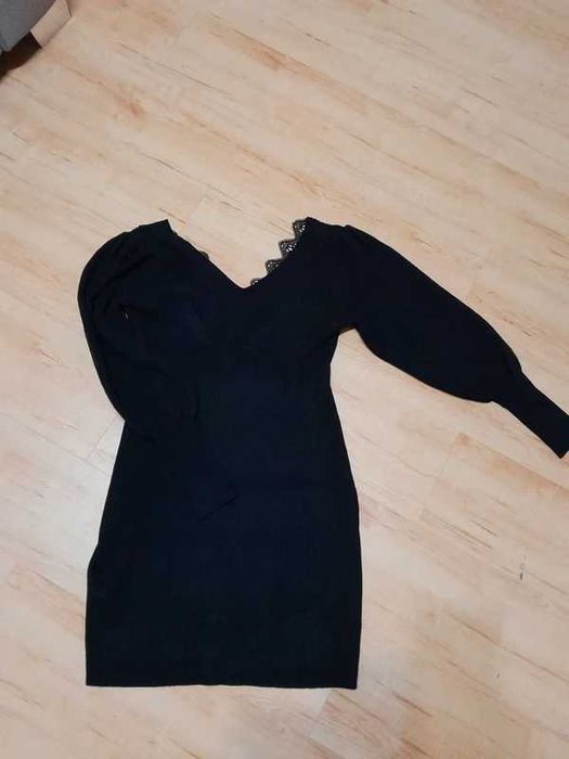 Sukienka sweterkowa czarna