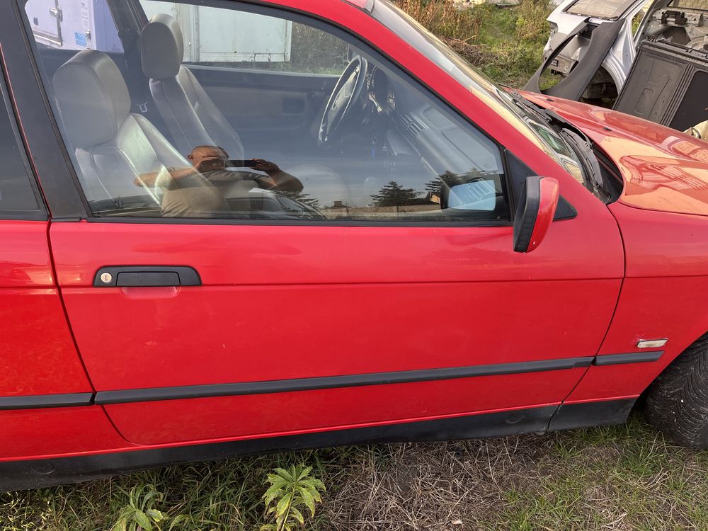 Bmw e36 kompakt drzwi prawe hellrot