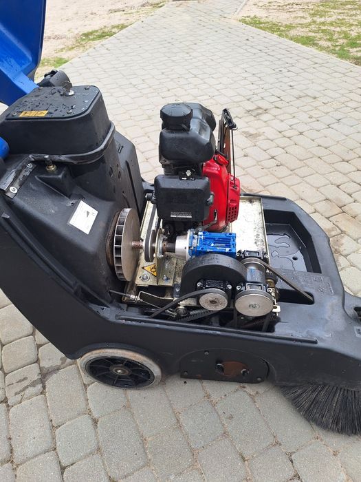 Zamiatarka spalinowa