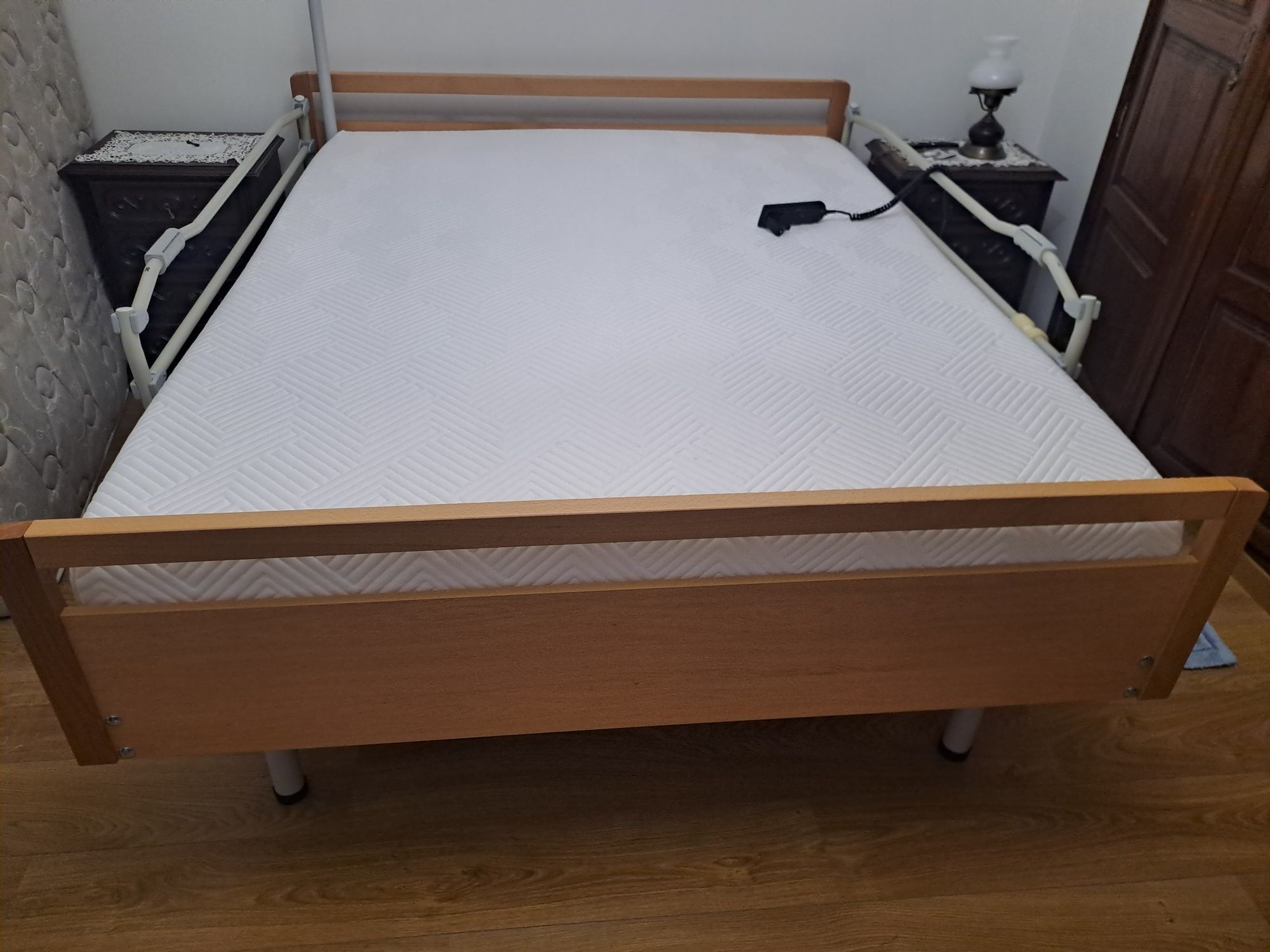 Vendo cama articulada como nova.Com pouco tempo de uso