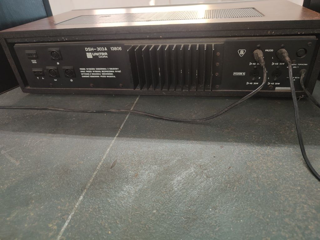 Sprzedam Amplituner UNITRA Diora DSH-303A Wraz Z Głośnikami